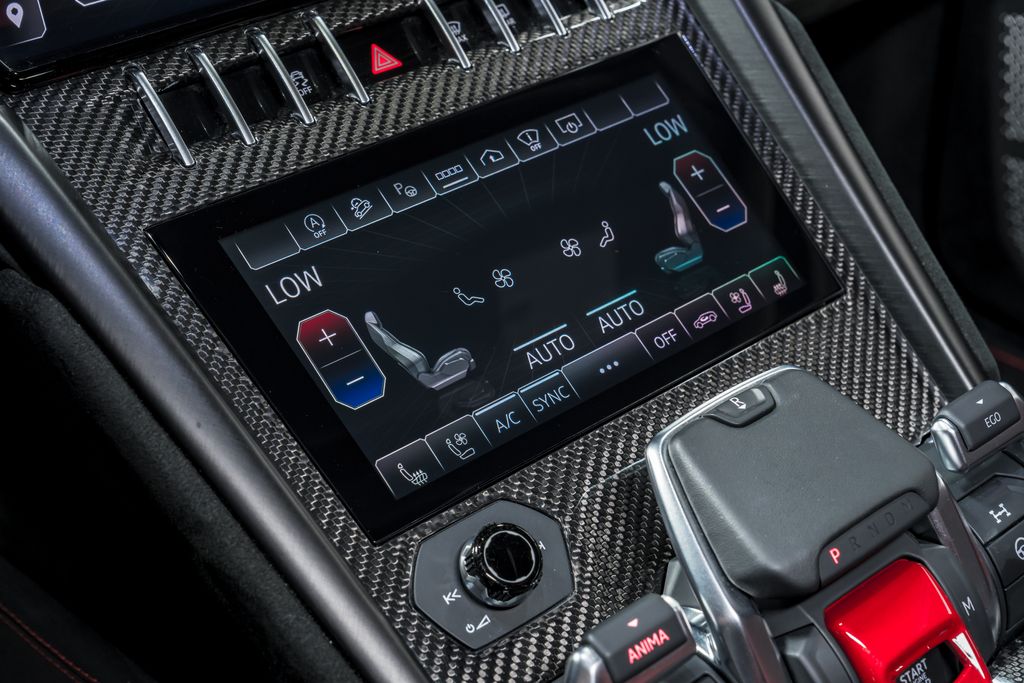 2023 Lamborghini Urus Performante - Photo 29