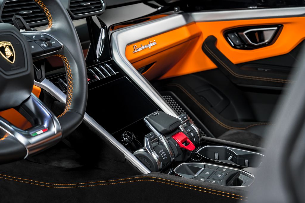 2023 Lamborghini Urus S - Photo 23