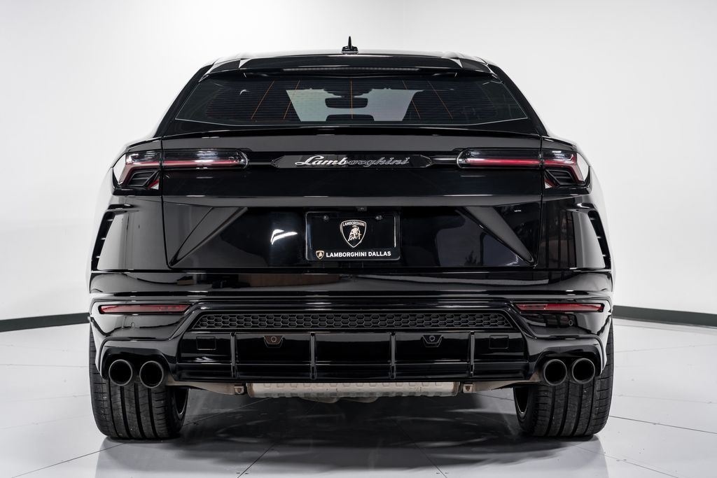 2022 Lamborghini Urus photo 4