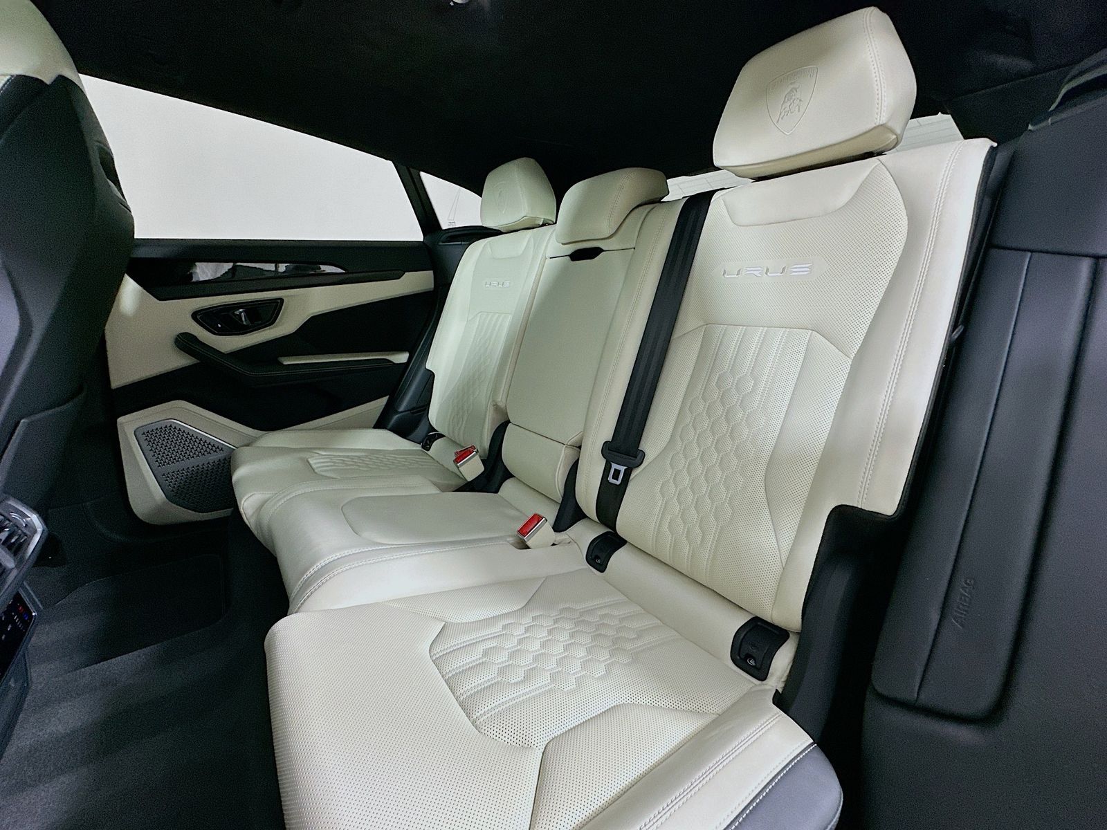 2024 Lamborghini Urus S - Photo 38