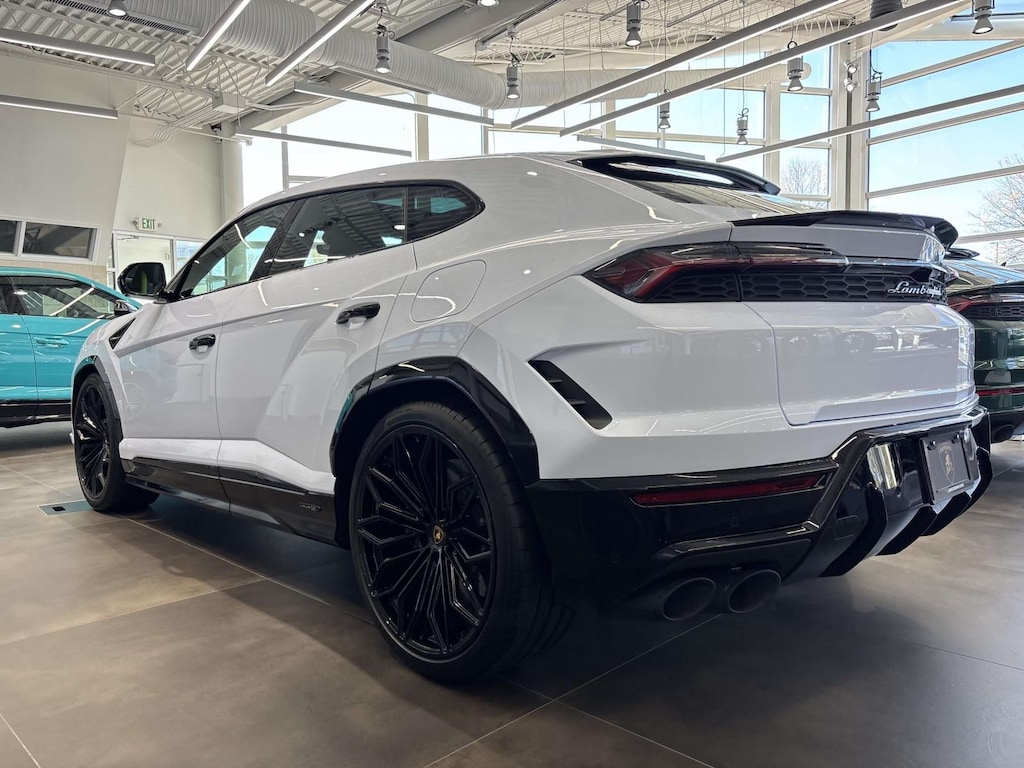 New 2025 Lamborghini Urus SE SUV