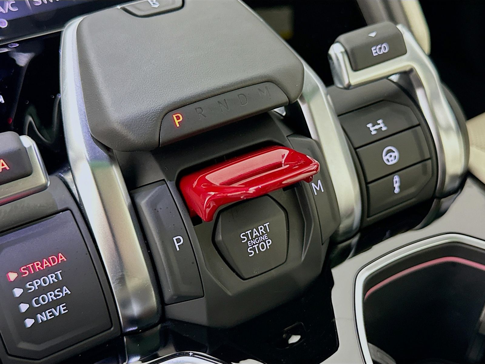 2024 Lamborghini Urus S - Photo 29