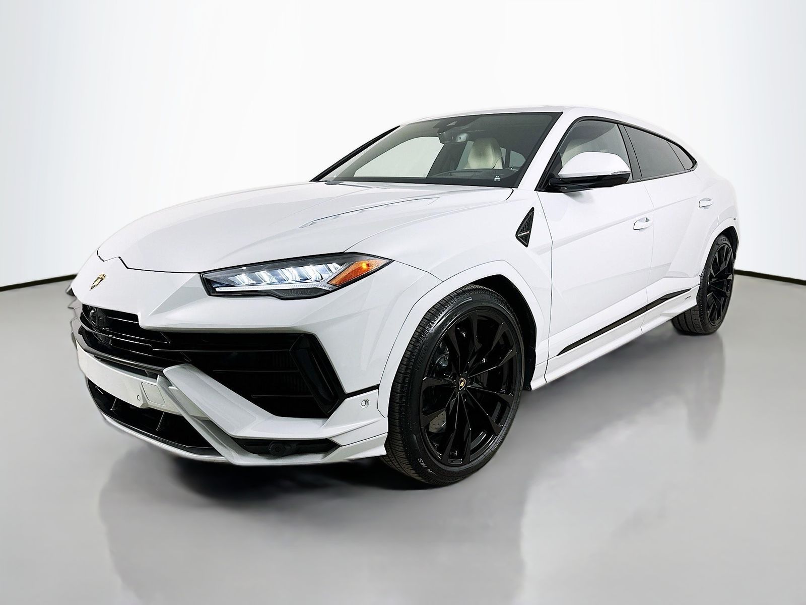2024 Lamborghini Urus 4.0 V8 S's photo