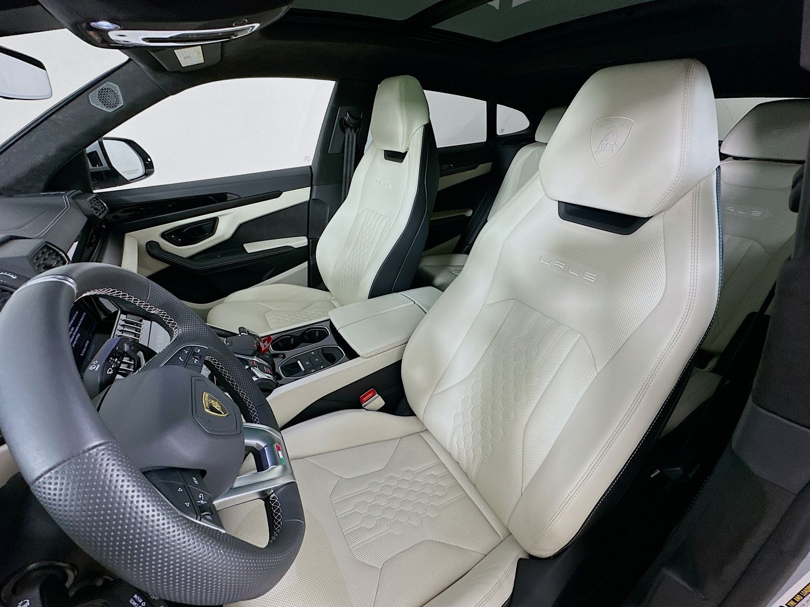 2024 Lamborghini Urus S - Photo 36
