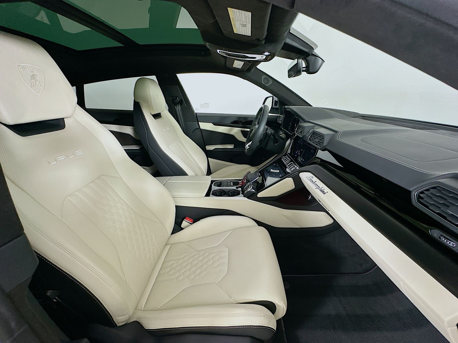 2024 Lamborghini Urus S - Photo 48