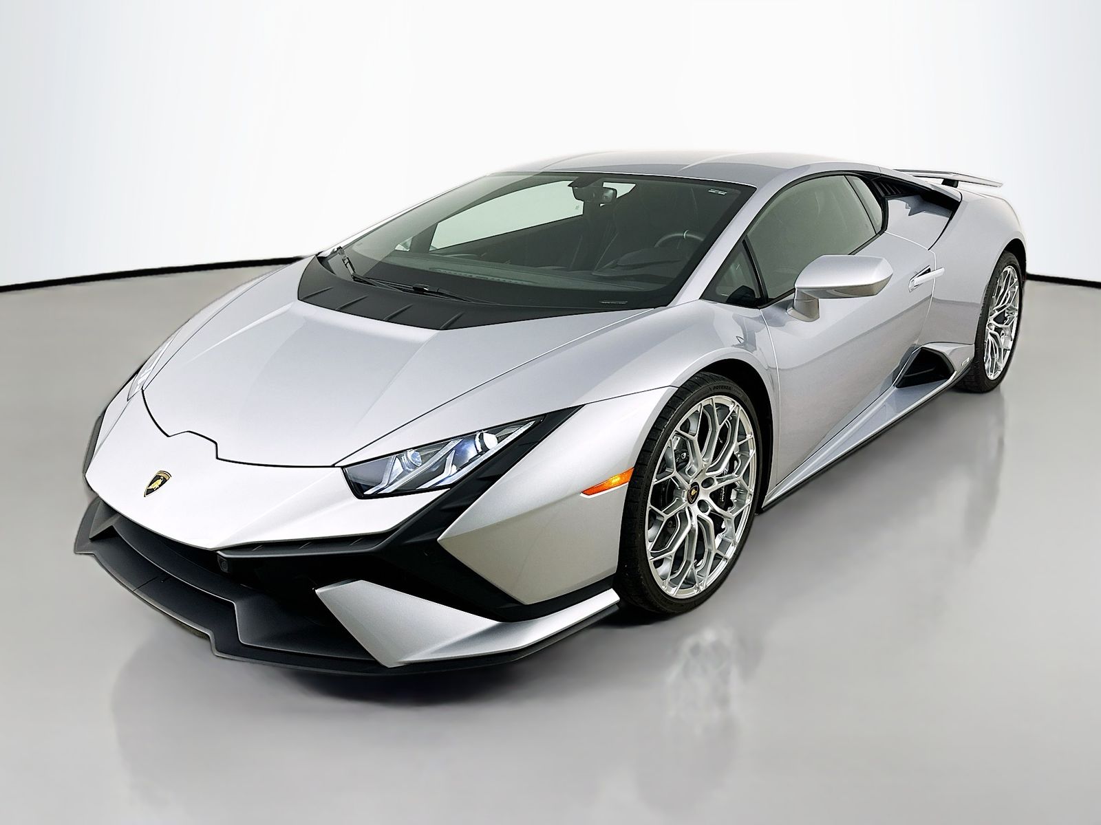 2024 Lamborghini Huracan's photo