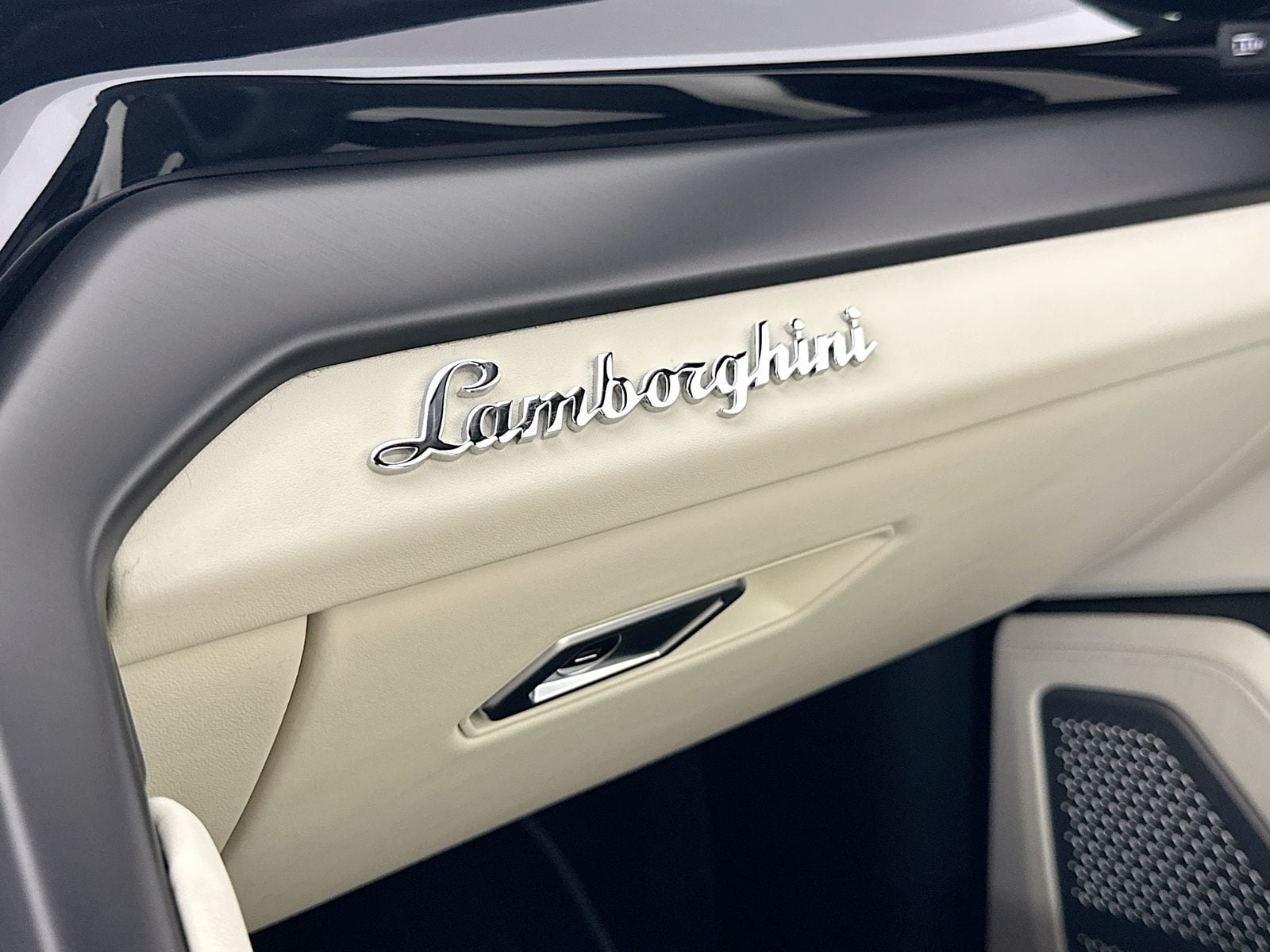 2024 Lamborghini Urus S - Photo 59
