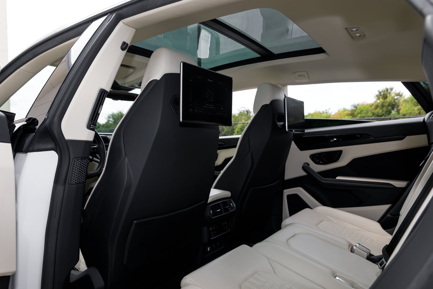 2024 Lamborghini Urus S - Photo 38