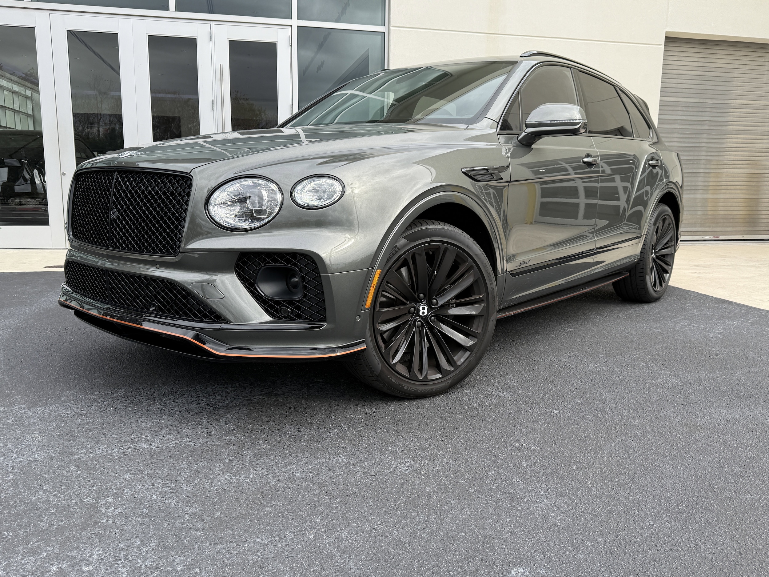 2022 Bentley Bentayga Speed's photo