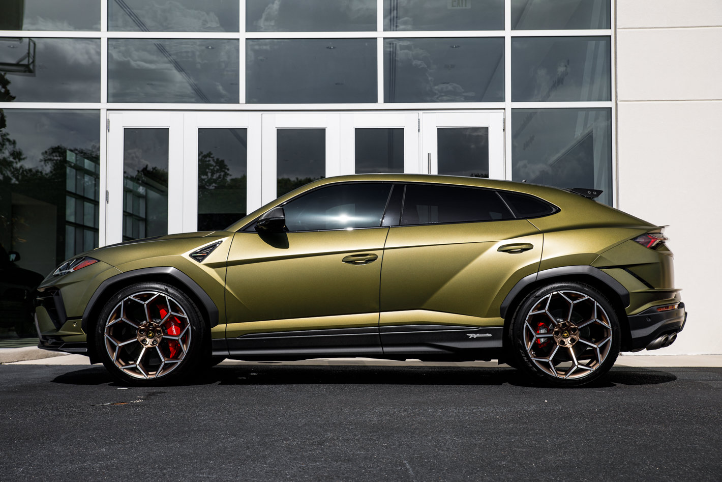 2024 Lamborghini Urus Performante - Photo 14