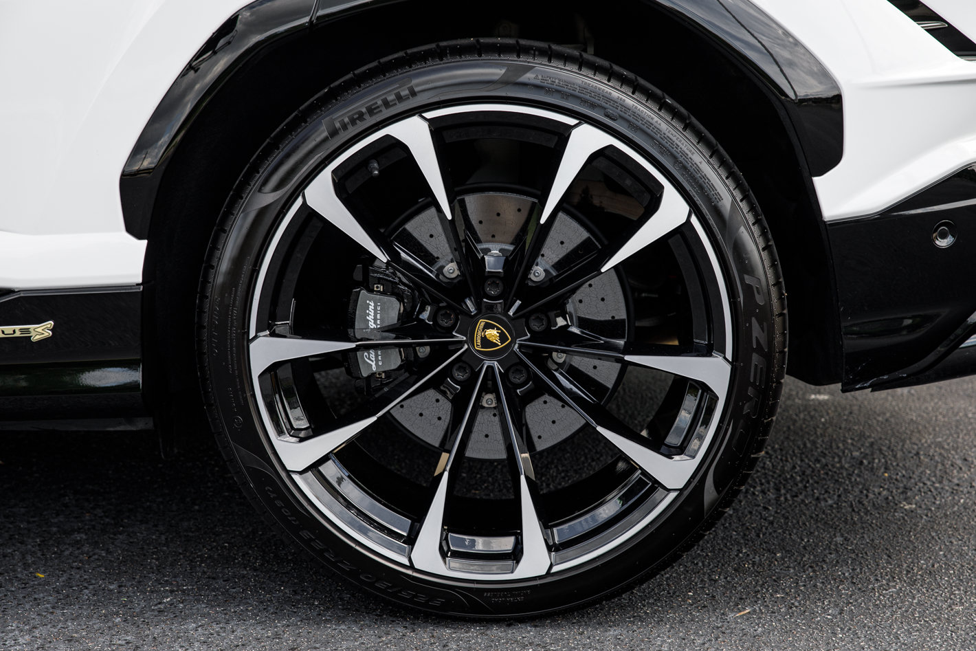 2024 Lamborghini Urus S - Photo 12