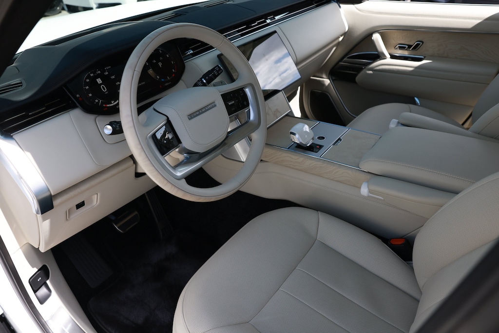 Used 2025 Land Rover Range Rover P615 SV SUV