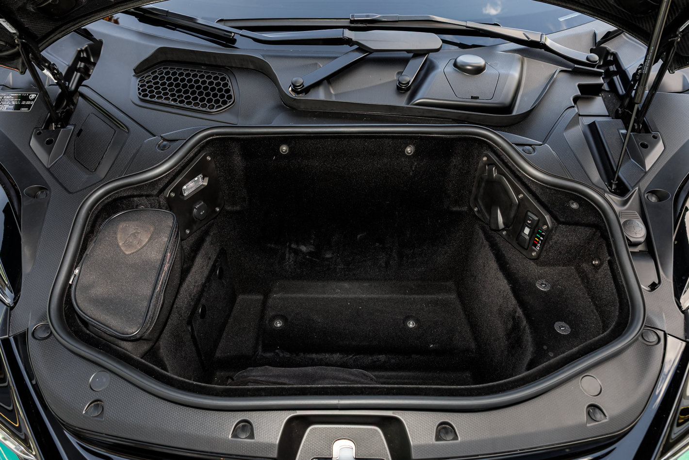 2024 Lamborghini Revuelto Base - Photo 69