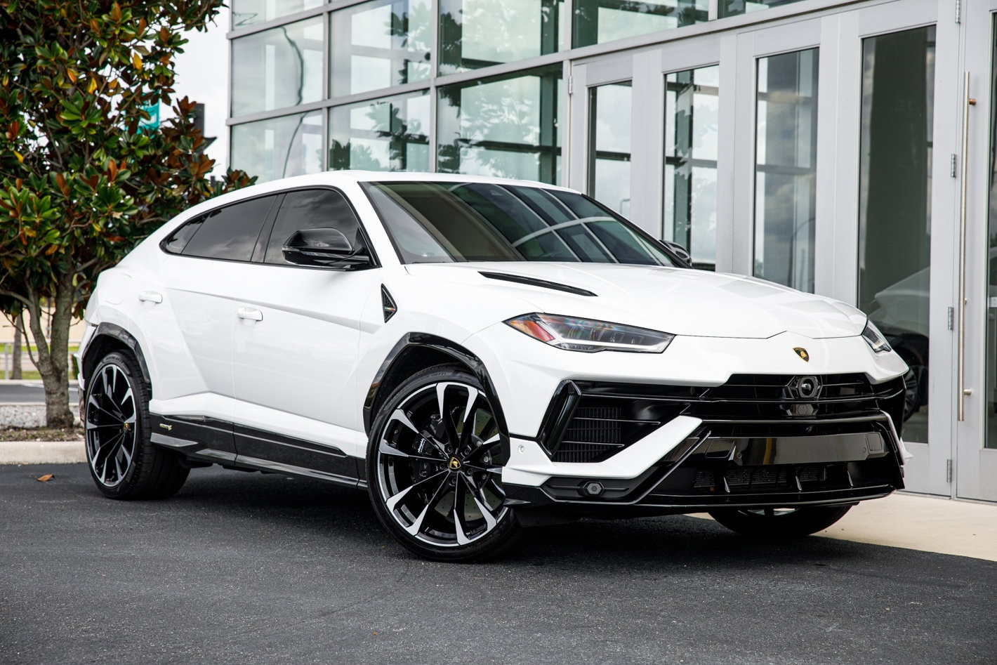 2024 Lamborghini Urus S - Photo 24