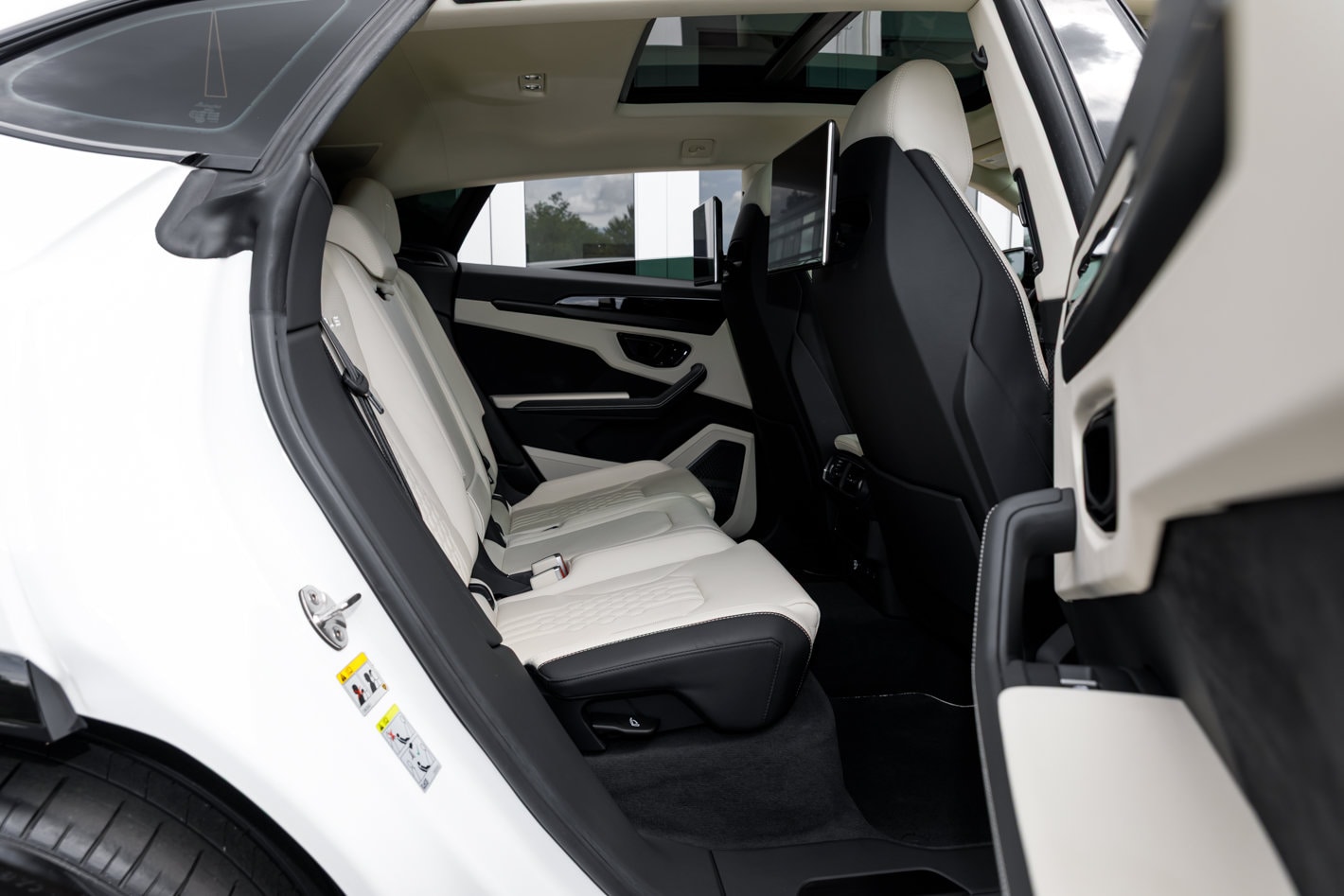 2024 Lamborghini Urus S - Photo 42