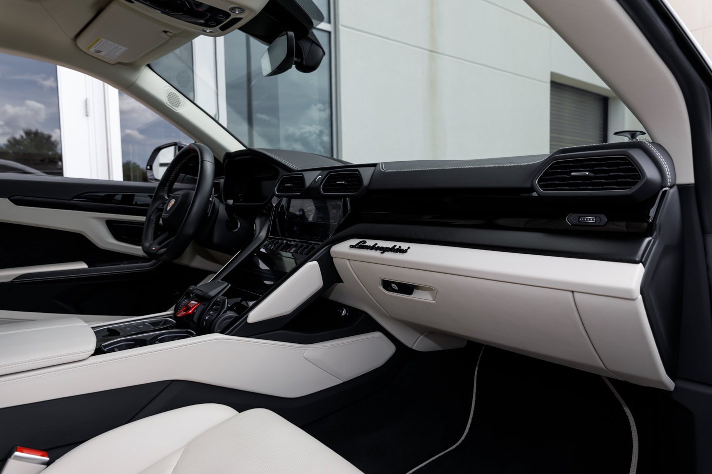 2024 Lamborghini Urus S - Photo 46