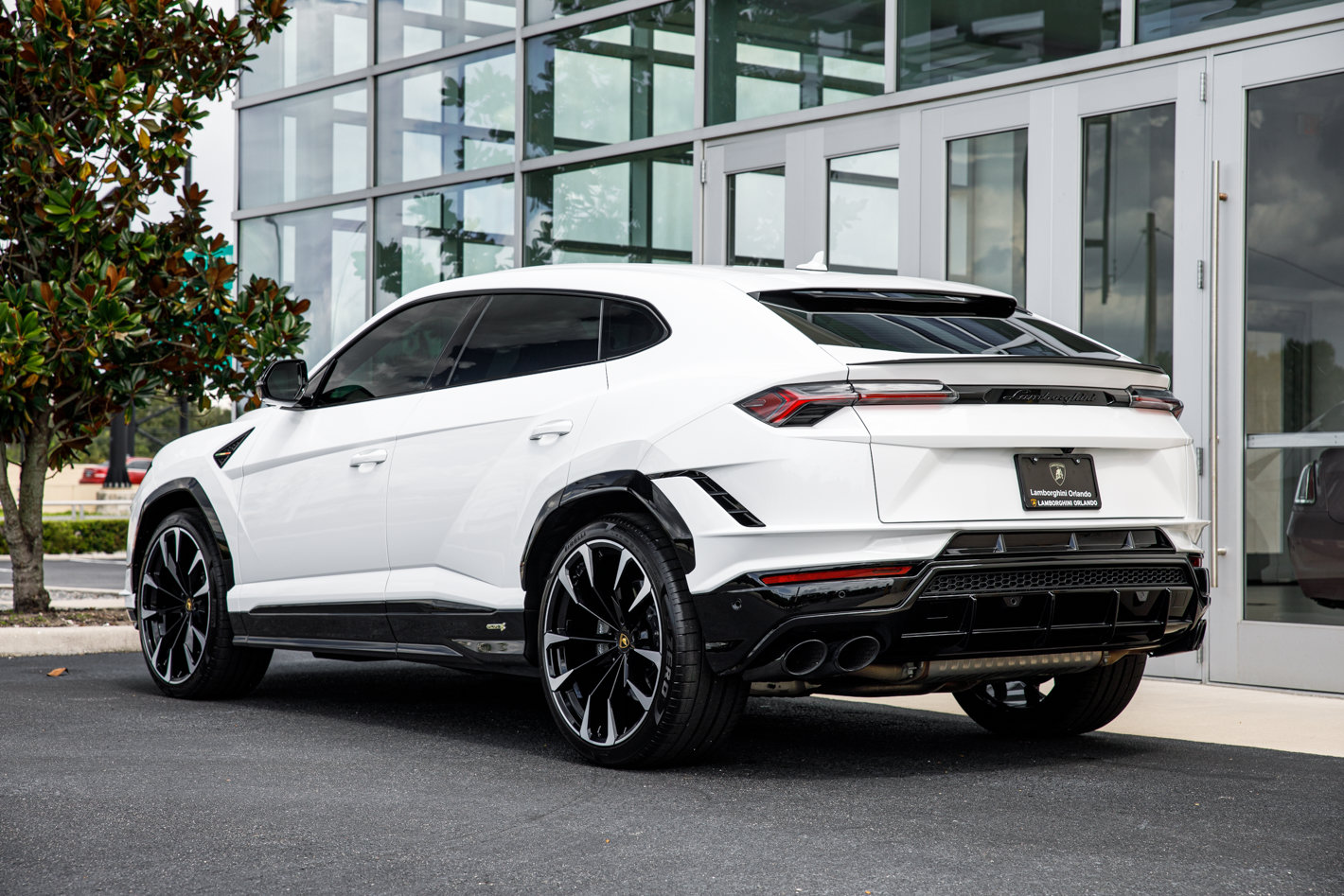 2024 Lamborghini Urus S - Photo 13