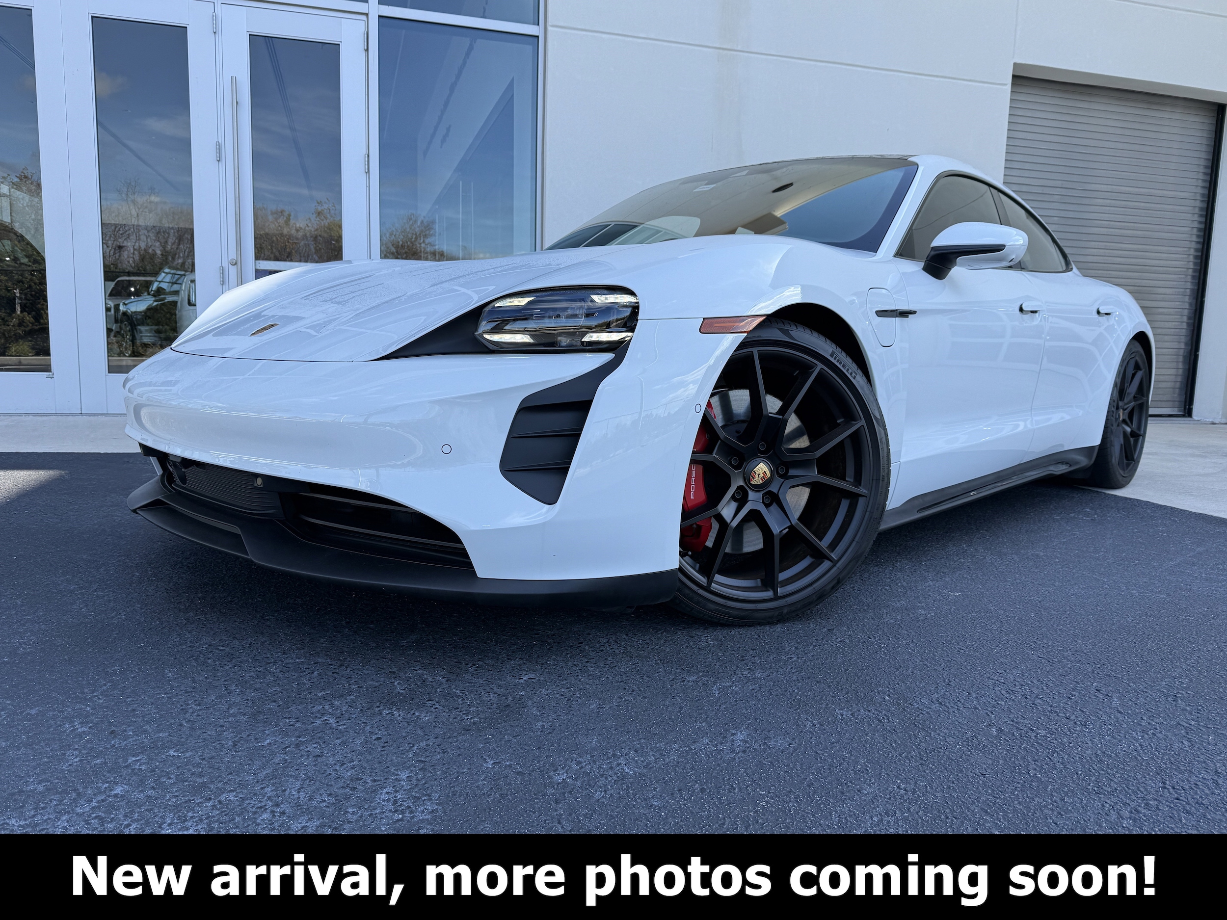 2024 Porsche Taycan GTS's photo