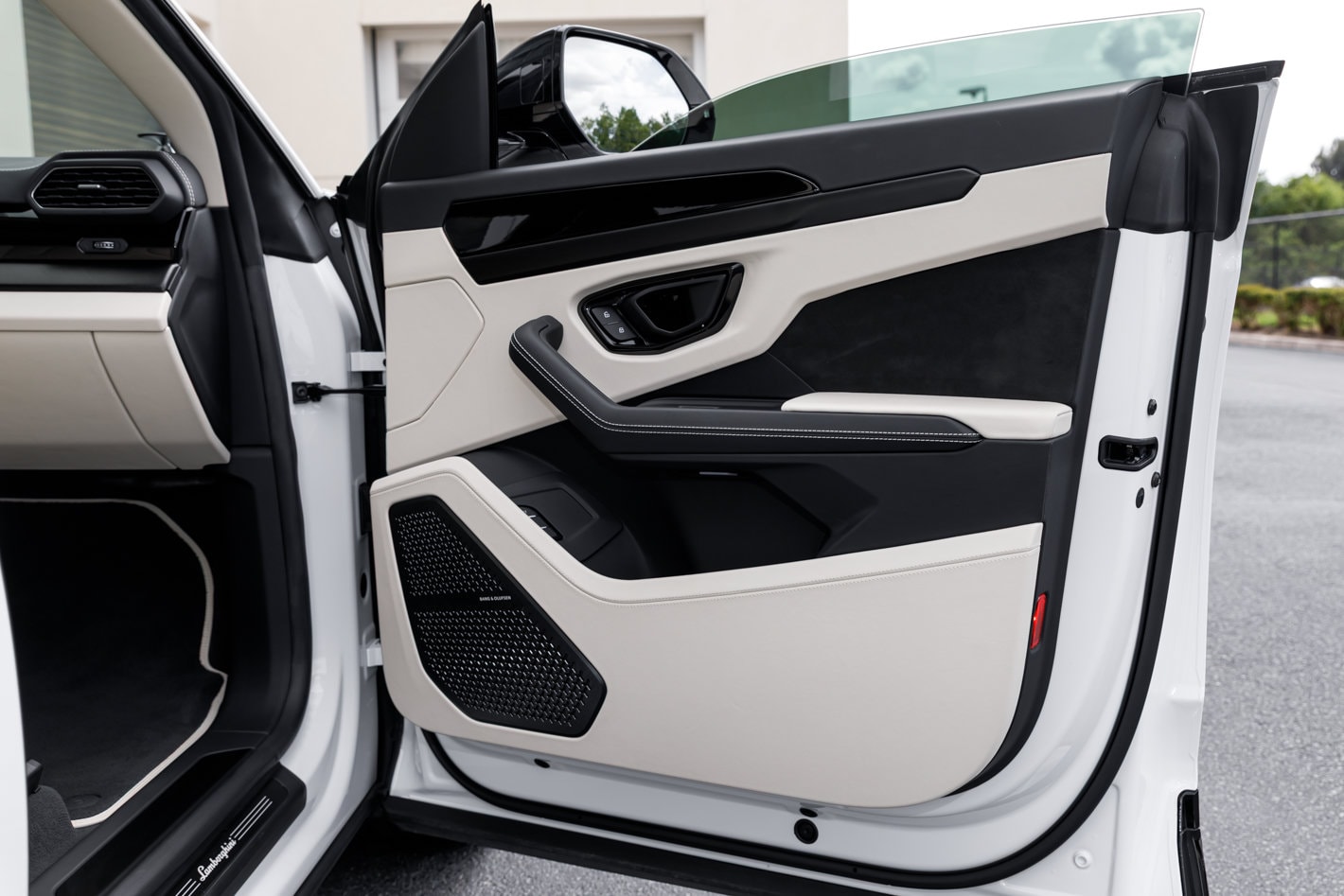 2024 Lamborghini Urus S - Photo 47