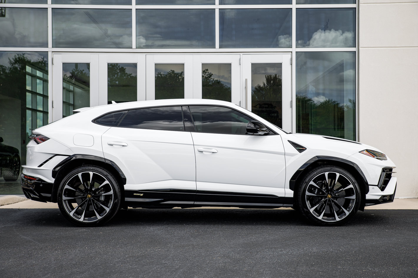 2024 Lamborghini Urus S - Photo 19
