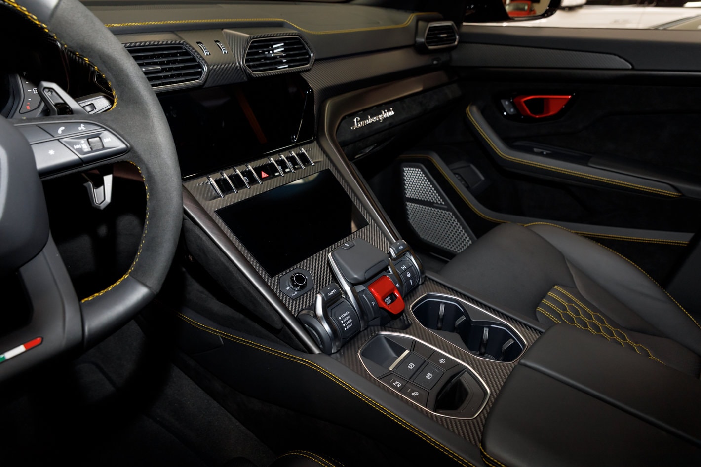 2024 Lamborghini Urus Performante - Photo 42
