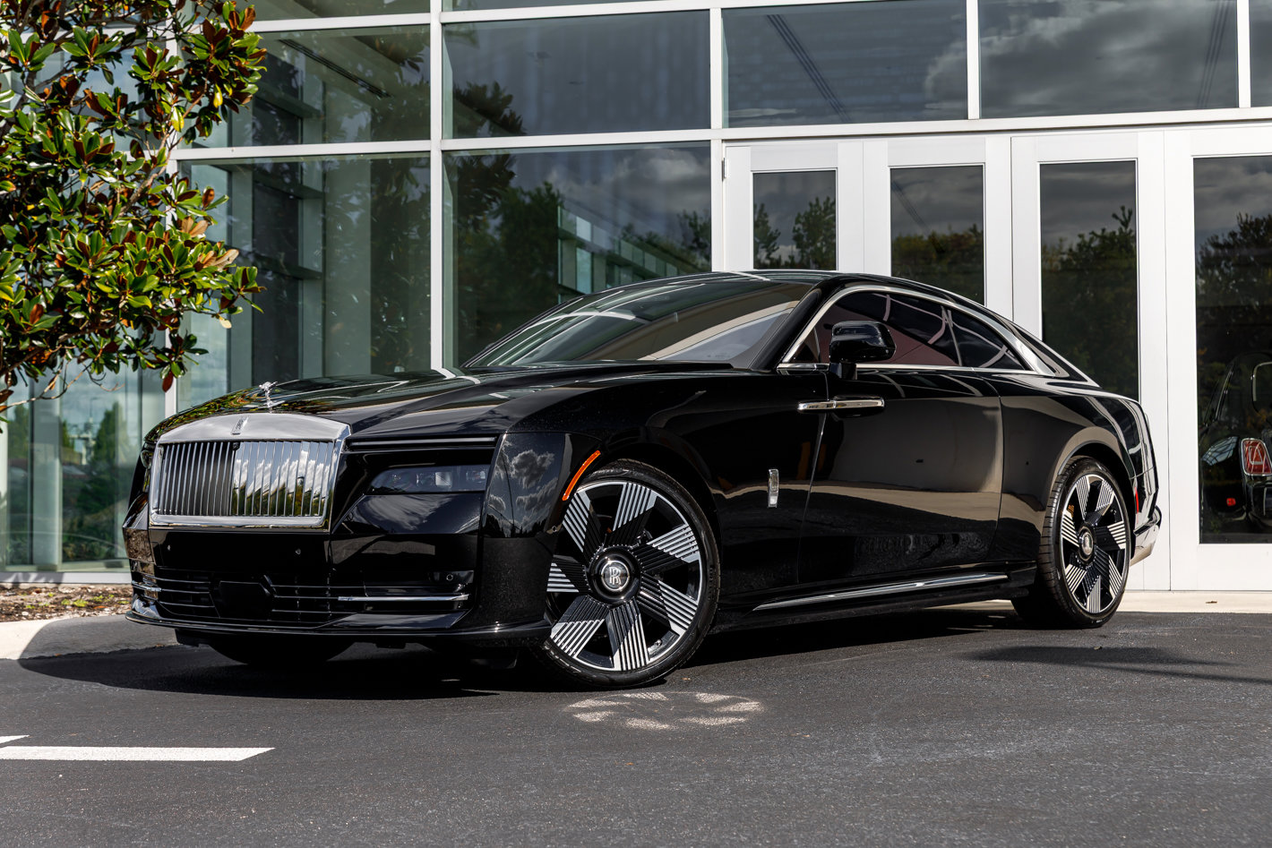 2025 Rolls-Royce Spectre Base's photo