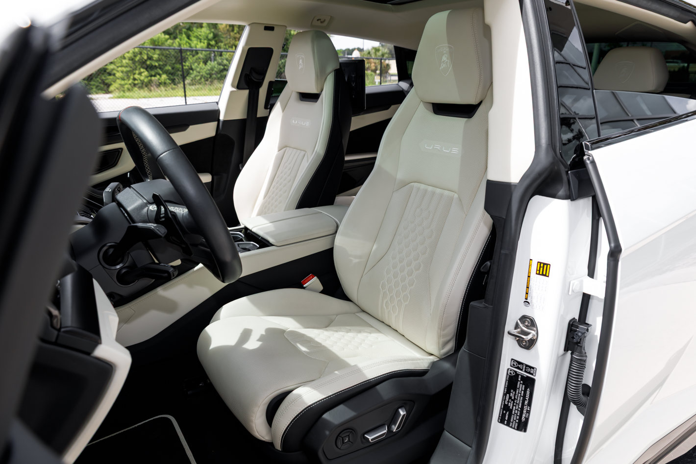2024 Lamborghini Urus S - Photo 32