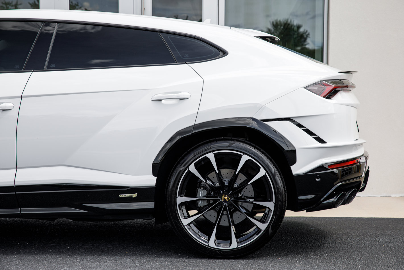 2024 Lamborghini Urus S - Photo 11