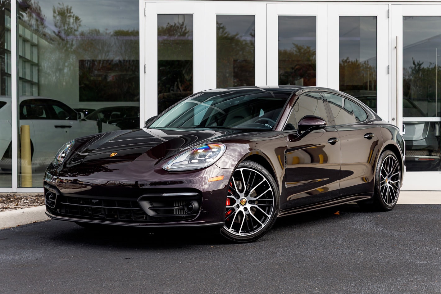 2023 Porsche Panamera S's photo