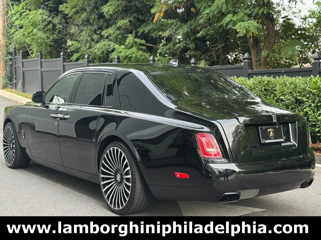 2023 Rolls Royce Phantom photo 4