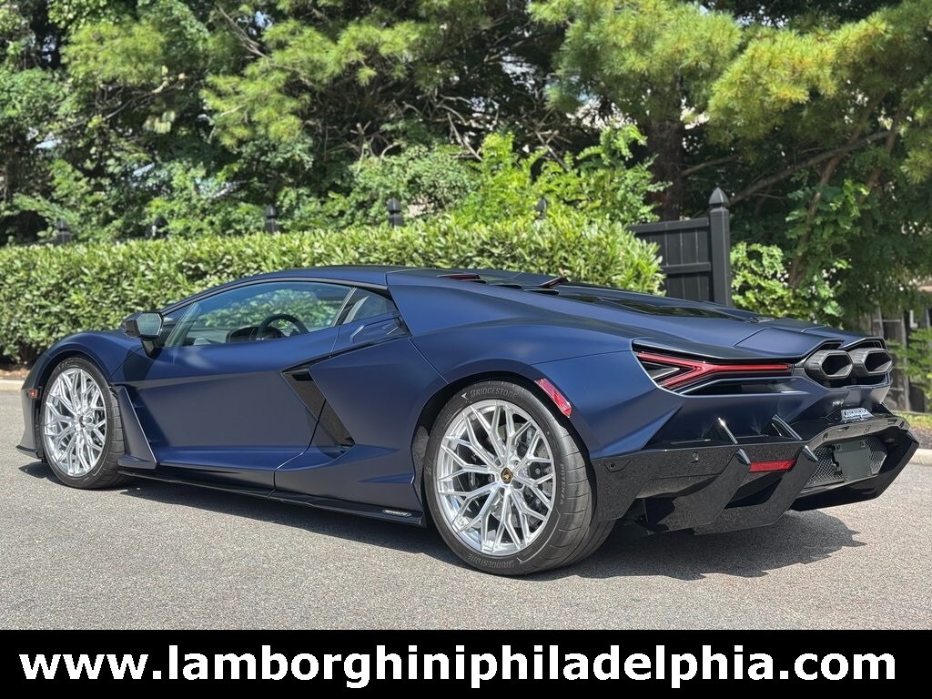2025 Lamborghini Revuelto photo 4