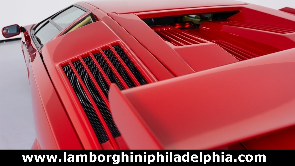 10k-Kilometer 1989 Lamborghini Countach 25th Anniversary for