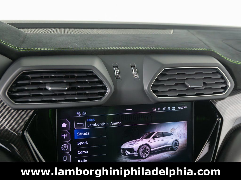 2024 Lamborghini Urus Performante - Photo 21