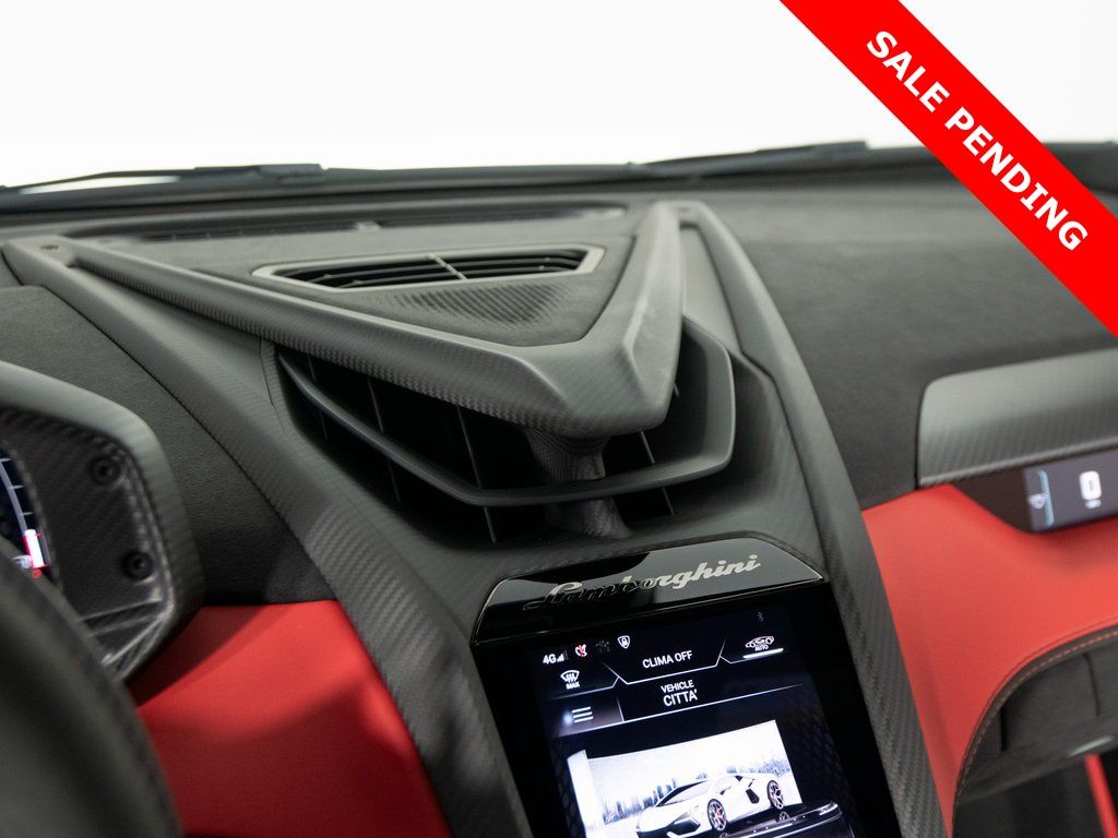 2024 Lamborghini Revuelto Base - Photo 23