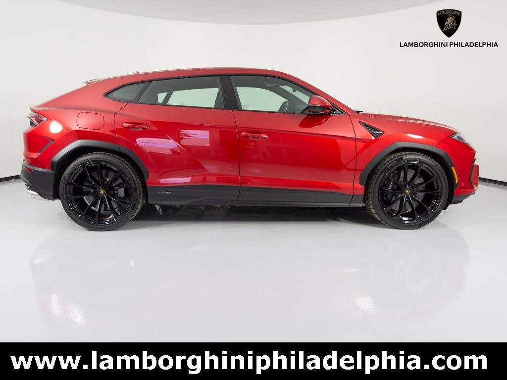 2025 Lamborghini Urus SE photo 4