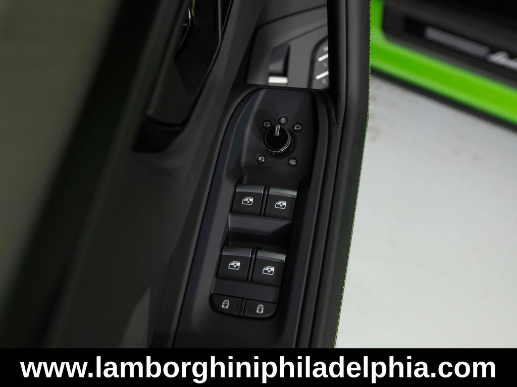 2023 Lamborghini Urus S - Photo 15