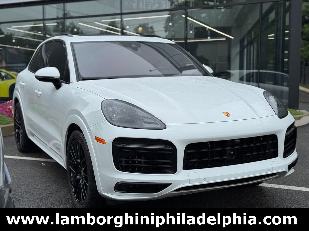 2023 Porsche Cayenne GTS photo 3