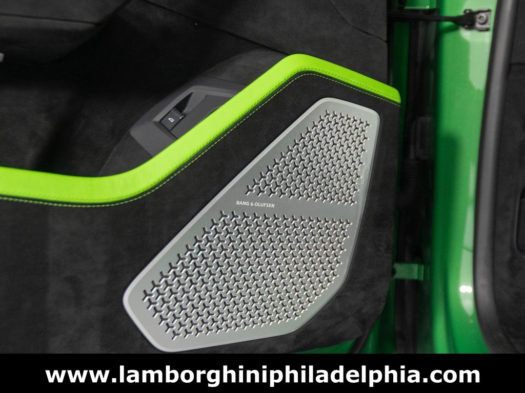 2024 Lamborghini Urus Performante - Photo 16