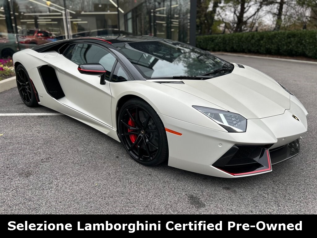 2015 Lamborghini Aventador Coupe photo 4