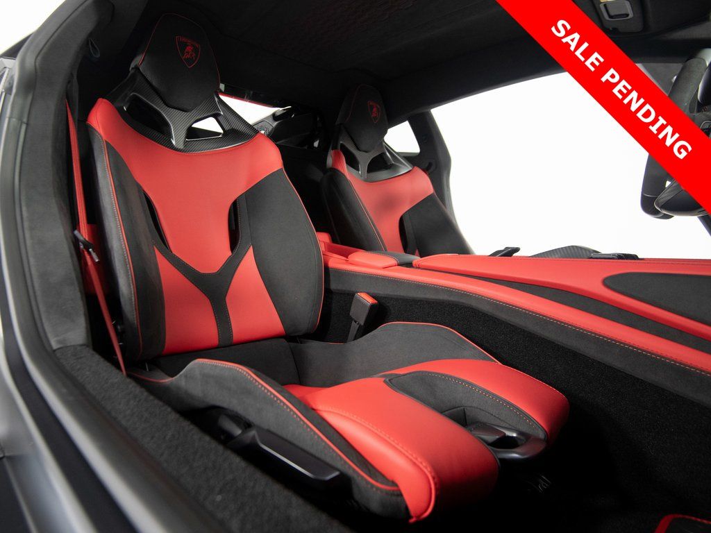 2024 Lamborghini Revuelto Base - Photo 38