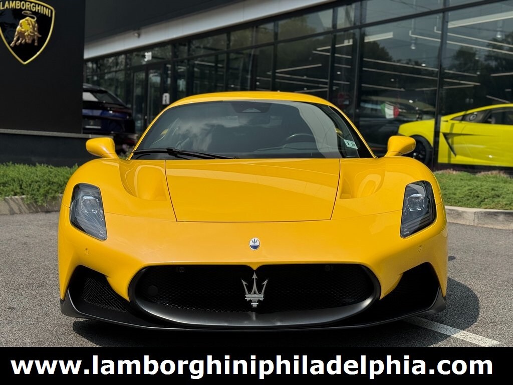 2023 Maserati MC20 Base Coupe photo 3
