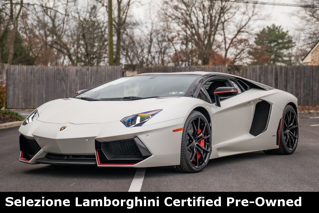 2015 Lamborghini Aventador Base's photo