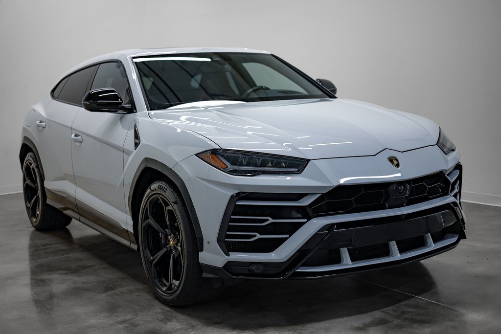 2021 Lamborghini Urus 4.0 V8's photo