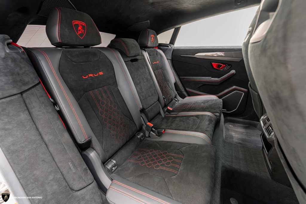 2023 Lamborghini Urus Performante - Photo 29