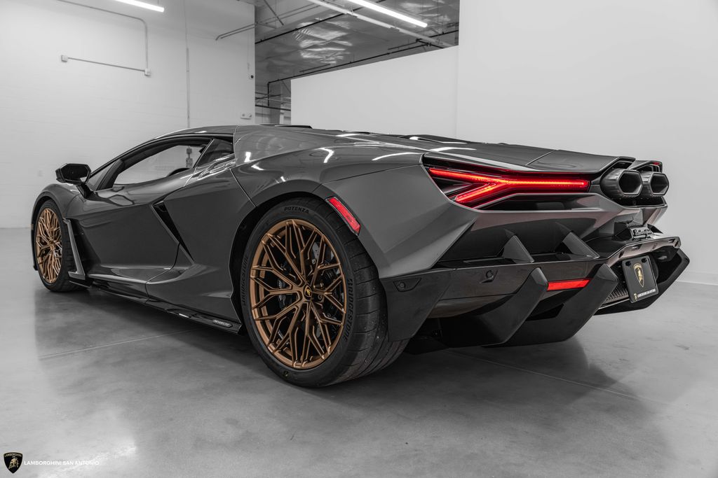 2026 Lamborghini Revuelto Base - Photo 3