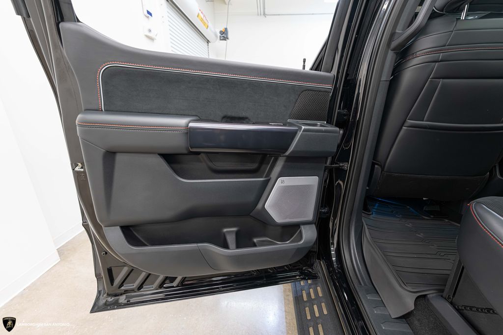 2025 Ford F-150 Raptor - Photo 34