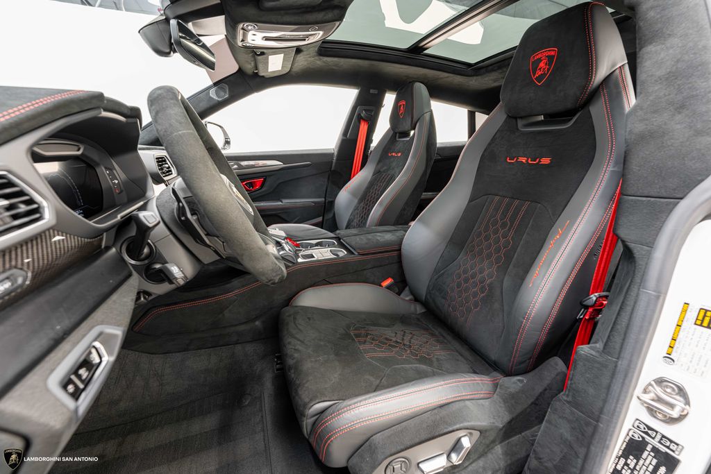 2023 Lamborghini Urus Performante - Photo 24