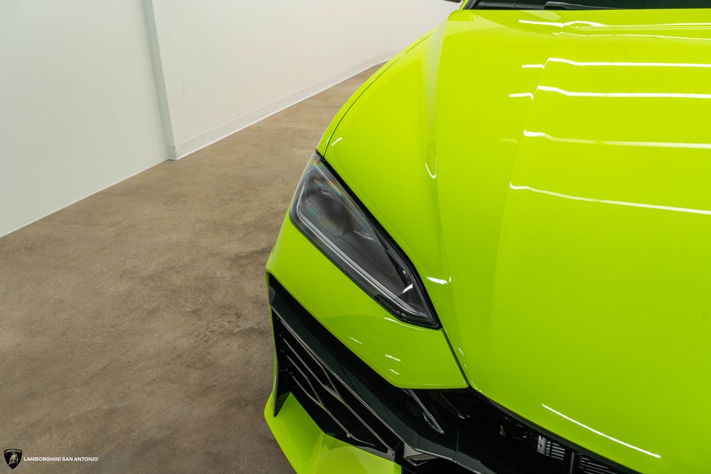 2025 Lamborghini Urus SE - Photo 15