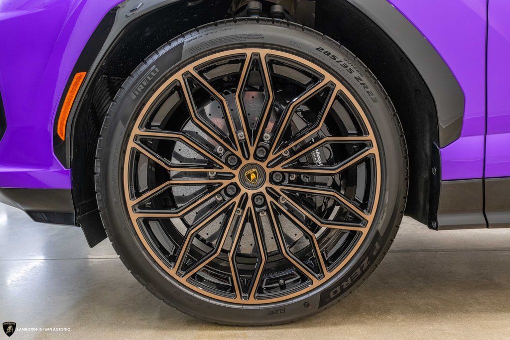 2026 Lamborghini Urus SE - Photo 16
