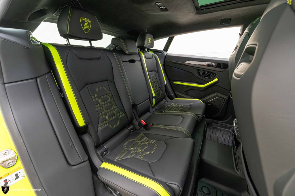 2025 Lamborghini Urus SE - Photo 28